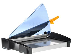 Резак сабельный "Fellowes PLASMA" A3, разрезает 40 листов, длина реза 455мм, защитный экран SafeCut предотвращает вероятность прикосновения пользователя к ножу резака во время работы